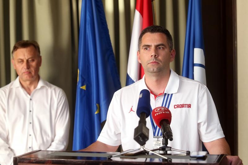 06.07.2015., Zagreb – Svecani docek kosarkasa do 19 godina koji su na svjetskom prvenstvu u Grckoj osvojili srebrnu medalju. Photo: Goran Stanzl/PIXSELL