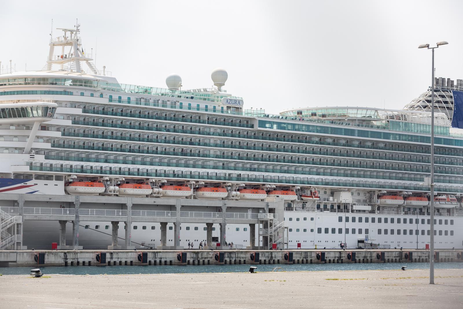 Zadar: Jutros u Gaženicu uplovio kruzer Azura Zadar: Jutros u Gaženicu uplovio kruzer Azura