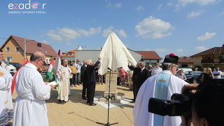 Bibinjci gradišćanskim Hrvatima darovali 1.82 metara visok kip sv. Roka Bibinjci gradišćanskim Hrvatima darovali 1.82 metara visok kip sv. Roka