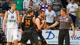 A-1 liga za prvaka, 4. kolo: KK Zadar – GKK Šibenik 101-64, Foto: Kristijan Orlić A-1 liga za prvaka, 4. kolo: KK Zadar – GKK Šibenik 101-64, Foto: Kristijan Orlić