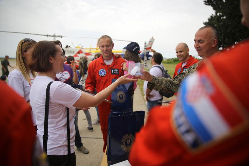 Štićenici humanitarne udruge “Jak kao Jakov” u posjeti zračnoj bazi Zemunik, Foto: Filip Brala/PIXSELL Štićenici humanitarne udruge “Jak kao Jakov” u posjeti zračnoj bazi Zemunik, Foto: Filip Brala/PIXSELL