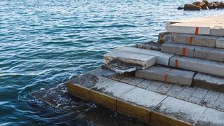 Dio zadarske rive urušio se nakon tijekom subotnjeg nevremena