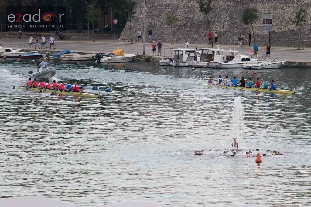 6. “Jadranov veslački dvoboj” osmeraca u uvali Jazine 6. “Jadranov veslački dvoboj” osmeraca u uvali Jazine
