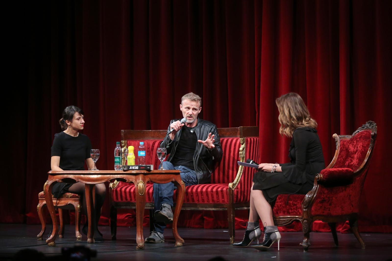 Književna zvijezda Jo Nesbo predstavio svoj novi roman Machbeth Književna zvijezda Jo Nesbo predstavio svoj novi roman Machbeth