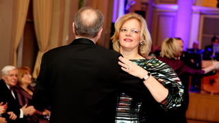 Varazdin, 030212.
U varazdinskom HNK odrzava se 19. Sjajni bal grada Varazdina, koji ugoscuje mnoge poznate uzvanike, od uglednih diplomata, glumaca, gospodarstvenika i politicara.
Pregrst baroknih specijaliteta za ovogodisnji bal spremili su zlatni kuhar Varazdin, 030212.
U varazdinskom HNK odrzava se 19. Sjajni bal grada Varazdina, koji ugoscuje mnoge poznate uzvanike, od uglednih diplomata, glumaca, gospodarstvenika i politicara.
Pregrst baroknih specijaliteta za ovogodisnji bal spremili su zlatni kuhar