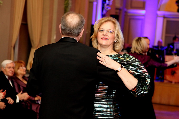 Varazdin, 030212.
U varazdinskom HNK odrzava se 19. Sjajni bal grada Varazdina, koji ugoscuje mnoge poznate uzvanike, od uglednih diplomata, glumaca, gospodarstvenika i politicara.
Pregrst baroknih specijaliteta za ovogodisnji bal spremili su zlatni kuhar Varazdin, 030212.
U varazdinskom HNK odrzava se 19. Sjajni bal grada Varazdina, koji ugoscuje mnoge poznate uzvanike, od uglednih diplomata, glumaca, gospodarstvenika i politicara.
Pregrst baroknih specijaliteta za ovogodisnji bal spremili su zlatni kuhar