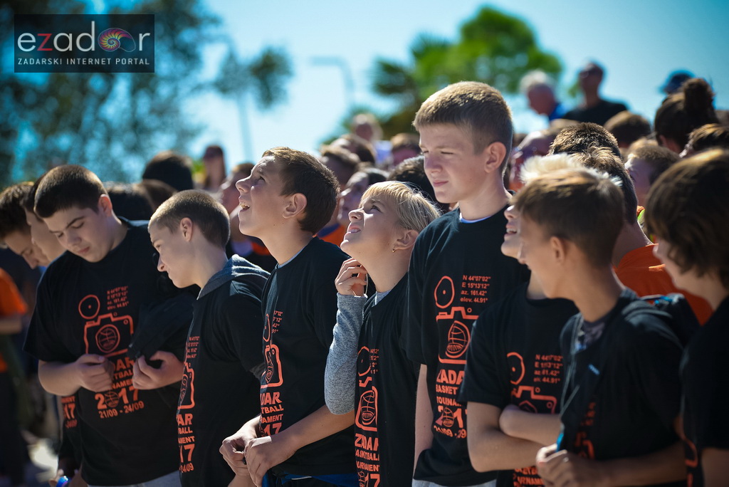 #ZDBT2017: Snimanje Milenijske fotografije košarkaške lopte na Pozdravu suncu #ZDBT2017: Snimanje Milenijske fotografije košarkaške lopte na Pozdravu suncu