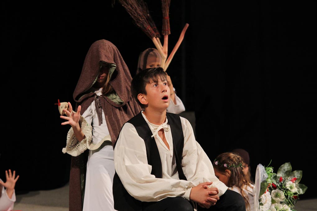 Diklo: “Šuma Striborova” u izvedbi kazališne radionice Donatolina, foto: Iva Perinčić Diklo: “Šuma Striborova” u izvedbi kazališne radionice Donatolina, foto: Iva Perinčić