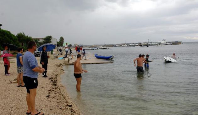 Otok Vir gotovo je potopljen uslijed jakog kišnog i grmljavinskog nevremena koje traje već drugi dan, Photo: Damir Špehar/PIXSELL