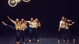 Božićna čestitka plesnog odjela Glazbene škole Blagoje Bersa