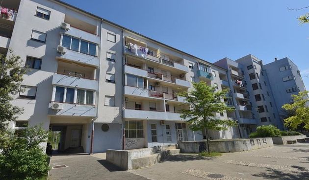 Zadar: Zgrada u kojoj je policija sinoć pronašla beživotno tijelo 49-godišnje žene, Photo: Dino Stanin/PIXSELL