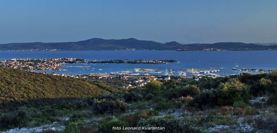 Križ, zalazak Puntamika, foto: Leonard Kvarantan Križ, zalazak Puntamika, foto: Leonard Kvarantan