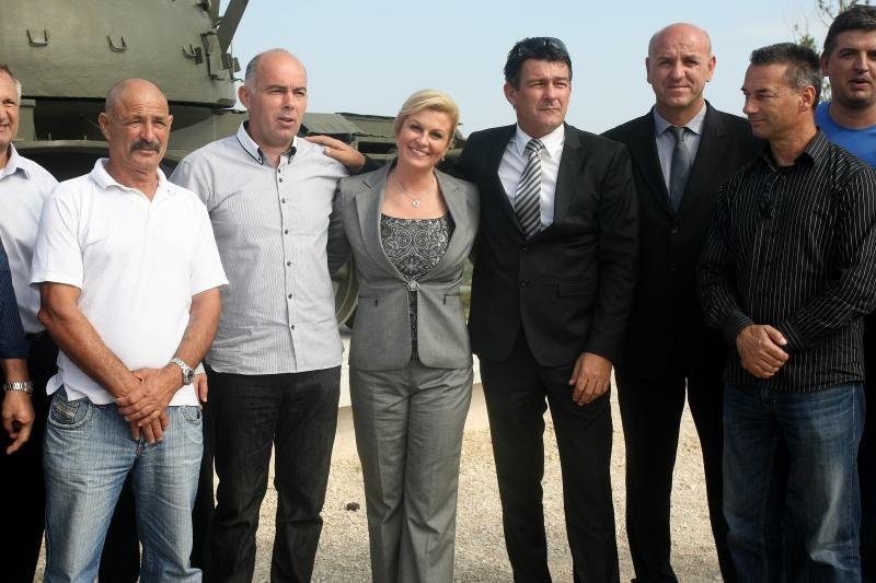 Zadar – U nazocnosti brojnih branitelja, gradskih vlasti, pripadnika HV-a i MUP-a te gradjana Zadra sredisnjom svecanoscu na gradskom predjelu Dracevac obiljezena je 23. obljetnica Dana obrane Grada. Svecanosti je nazocila Kolinda Grabar Kitarovic. Photo: Zadar – U nazocnosti brojnih branitelja, gradskih vlasti, pripadnika HV-a i MUP-a te gradjana Zadra sredisnjom svecanoscu na gradskom predjelu Dracevac obiljezena je 23. obljetnica Dana obrane Grada. Svecanosti je nazocila Kolinda Grabar Kitarovic. Photo: