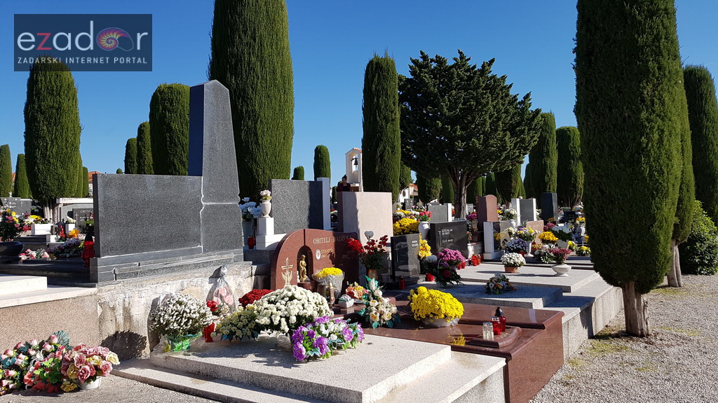 Blagdan Svih svetih na zadarskim grobljima