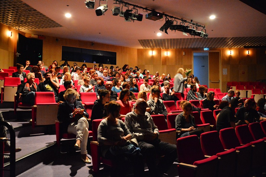 Dragon teatar- “POE – Nikad više”, foto: Iva Perinčić Dragon teatar- “POE – Nikad više”, foto: Iva Perinčić