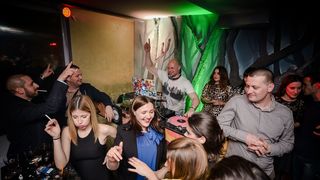 Subotnji party u Svarog baru