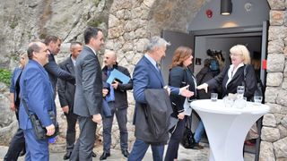 Potpisivanje ugovora u prezentacijskom centru “Podzemni grad Paklenice” NP Paklenica Potpisivanje ugovora u prezentacijskom centru “Podzemni grad Paklenice” NP Paklenica