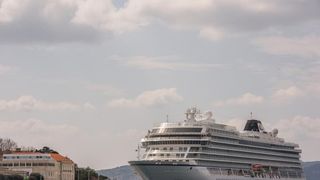 Kruzer Viking Sea na Veliku subotu u Zadar uplovio s oko tisuću turista. Foto: Dino Stanin/PIXSELL Kruzer Viking Sea na Veliku subotu u Zadar uplovio s oko tisuću turista. Foto: Dino Stanin/PIXSELL