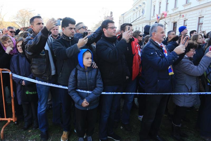 Image 380843 (auto) Image 380843 (auto)