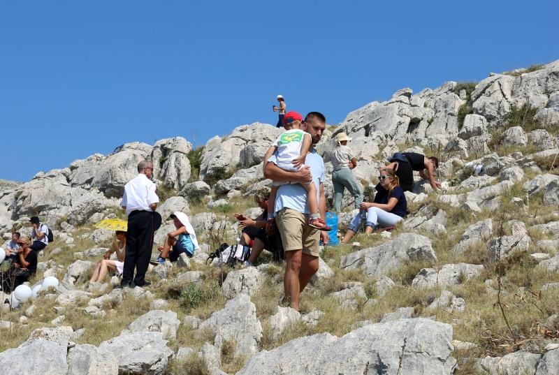 30.08.2015., Kornati – Na otoku Kornatu obiljezena je 8. obljetnica stradanja 12 vatrogasaca iz Sibenika, Vodica i Tisnog. Photo: Dusko Jaramaz/PIXSELL 30.08.2015., Kornati – Na otoku Kornatu obiljezena je 8. obljetnica stradanja 12 vatrogasaca iz Sibenika, Vodica i Tisnog. Photo: Dusko Jaramaz/PIXSELL