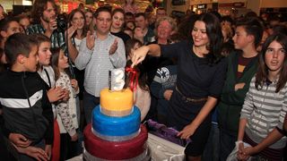 Image 685903 (auto) Image 685903 (auto)