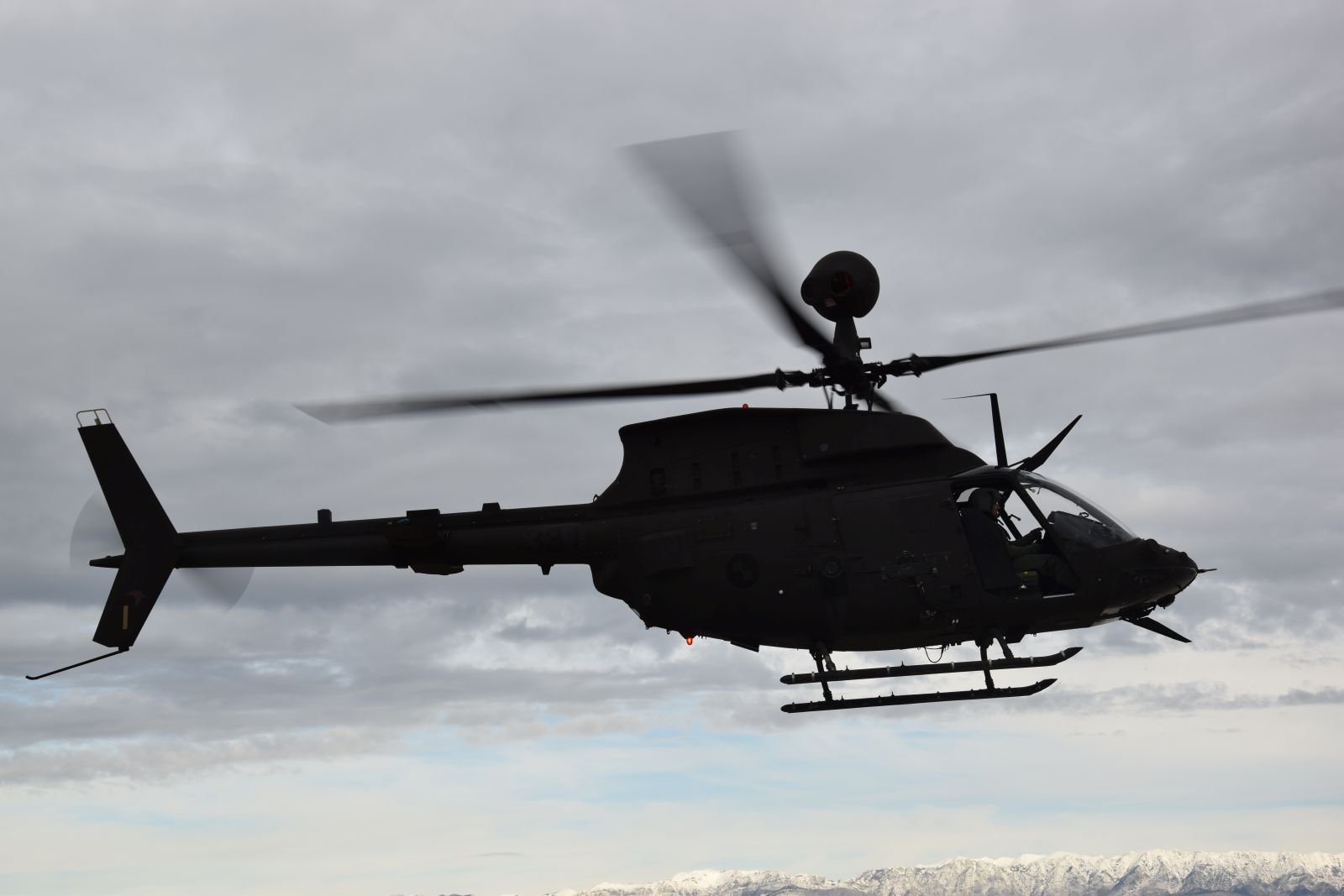 Letačka obuka nove skupine pilota na Kiowama