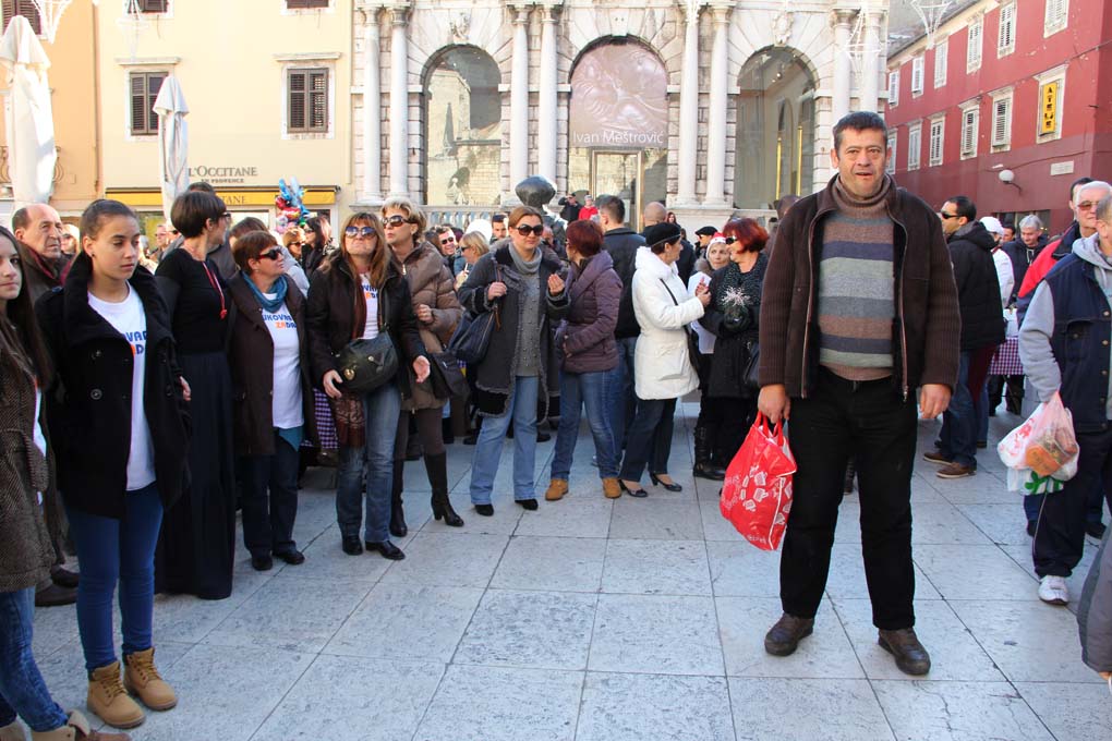 Vukovaru ZaDar na Narodnom trgu, foto: Iva Perinčić Vukovaru ZaDar na Narodnom trgu, foto: Iva Perinčić