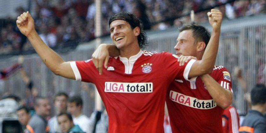 Gomez i Olić, Foto: Reuters