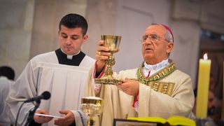 Nadbiskup Puljić predvodio svečano misno slavlje u crkvi. sv. Marije u sklopu obilježavanja 950. obljetnice spomena samostana. Foto: Iva Perinčić