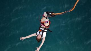 Kandidatkinje za Miss sporta na otvaranju bungee jumping sezone na Masleničkom mostu Kandidatkinje za Miss sporta na otvaranju bungee jumping sezone na Masleničkom mostu