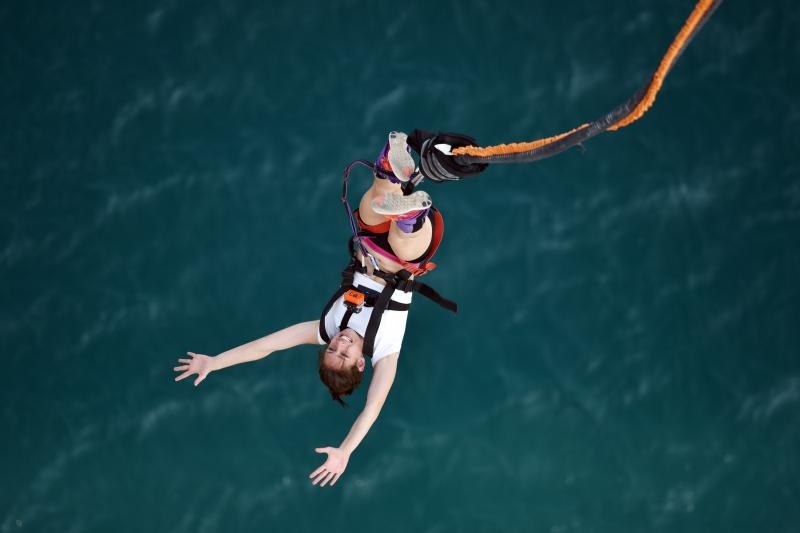 Kandidatkinje za Miss sporta na otvaranju bungee jumping sezone na Masleničkom mostu Kandidatkinje za Miss sporta na otvaranju bungee jumping sezone na Masleničkom mostu