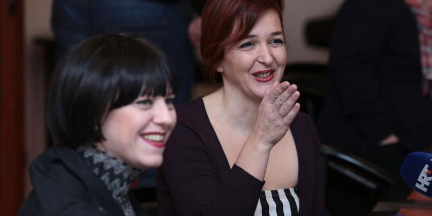 31.01.2014., Zagreb – Saborska zastupnica Mirela Holy odrzala je konferenciju za medije o seizmickim istrazivanjima. Mirela Holy i Atana Grbic Matijevic. Photo: Patrik Macek/PIXSELL Autor Patrik Macek/PIXSELL KLJUČNE RIJEČI saborska zastupnica, Mirela 31.01.2014., Zagreb – Saborska zastupnica Mirela Holy odrzala je konferenciju za medije o seizmickim istrazivanjima. Mirela Holy i Atana Grbic Matijevic. Photo: Patrik Macek/PIXSELL Autor Patrik Macek/PIXSELL KLJUČNE RIJEČI saborska zastupnica, Mirela