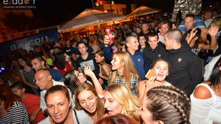 Stanarska fešta 2017: Mladen Grdović i Ivica Sikirić Ićo raspjevali Stanarce i njihove goste Stanarska fešta 2017: Mladen Grdović i Ivica Sikirić Ićo raspjevali Stanarce i njihove goste