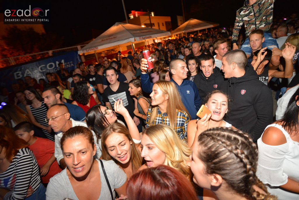 Stanarska fešta 2017: Mladen Grdović i Ivica Sikirić Ićo raspjevali Stanarce i njihove goste Stanarska fešta 2017: Mladen Grdović i Ivica Sikirić Ićo raspjevali Stanarce i njihove goste