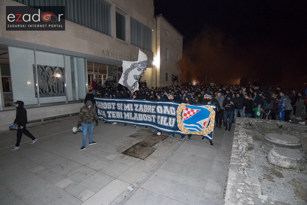 Okupljanje Tornada na Forumu i korteo do Krešinog doma Okupljanje Tornada na Forumu i korteo do Krešinog doma