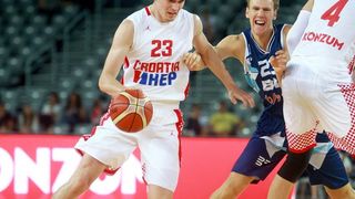 Arena Zagreb, Zagreb – Pripremni turnir za EuroBasket 2015., Hrvatska – BiH. Photo: Igor Kralj i Marko Lukunic/PIXSELL Arena Zagreb, Zagreb – Pripremni turnir za EuroBasket 2015., Hrvatska – BiH. Photo: Igor Kralj i Marko Lukunic/PIXSELL