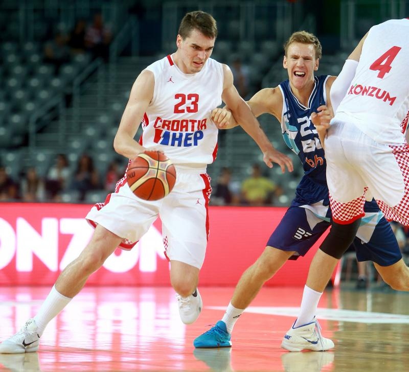 Arena Zagreb, Zagreb – Pripremni turnir za EuroBasket 2015., Hrvatska – BiH. Photo: Igor Kralj i Marko Lukunic/PIXSELL Arena Zagreb, Zagreb – Pripremni turnir za EuroBasket 2015., Hrvatska – BiH. Photo: Igor Kralj i Marko Lukunic/PIXSELL