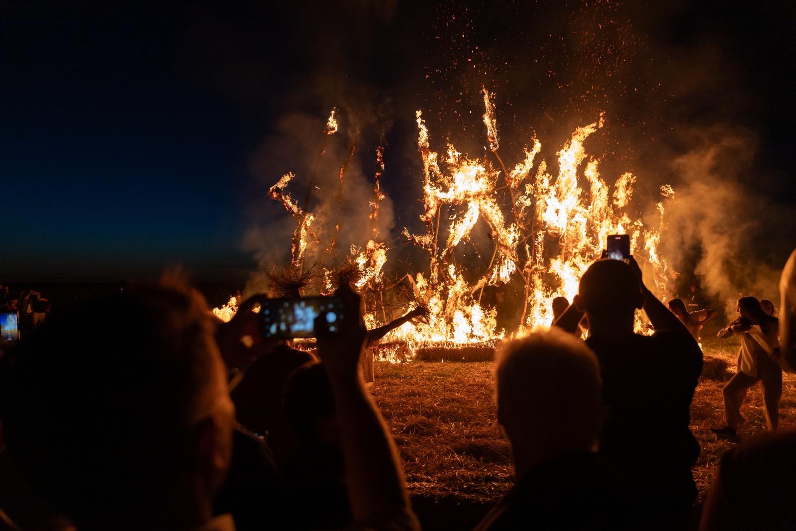 Kozjak: 17. Međunarodni Slama Land Art Festival – “Zlatno doba” Kozjak: 17. Međunarodni Slama Land Art Festival – “Zlatno doba”
