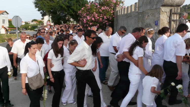 Tkon: Posljednji ispraćaj malenog anđela, Roka Ugrinića 7. lipnja 2011.