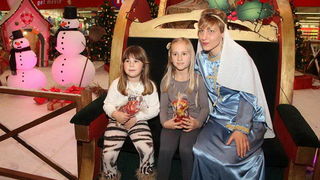 Sv. Luce razveselila mališane u Supernova centru, Foto: Iva Perinčić Sv. Luce razveselila mališane u Supernova centru, Foto: Iva Perinčić