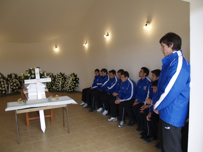 Posljednji ispracaj Hrvoja Custica, Murvica 5. travnja 2008, 12 sati Posljednji ispracaj Hrvoja Custica, Murvica 5. travnja 2008, 12 sati