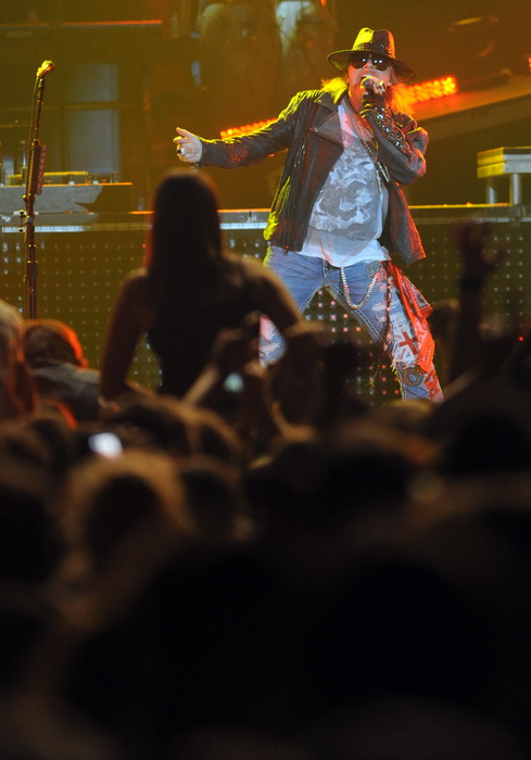 Split, 170712.
Koncert americke grupe Guns ‘n’ Roses koja je krajem 80-ih i pocetkom 90-ih bila jedna od vodecih grupa svijeta, danas je s malo manje popularnosti gostovala u splitskoj Spaladium Areni gdje se okupilo nekoliko tisuca obozavatelja. 
Na foto
