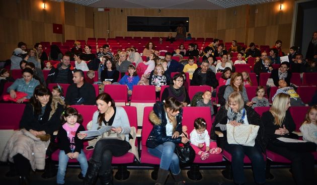 Sunce na Poluotoku: “Crvenkapica” Kazališta lutaka Zadar, Foto: Iva Perinčić