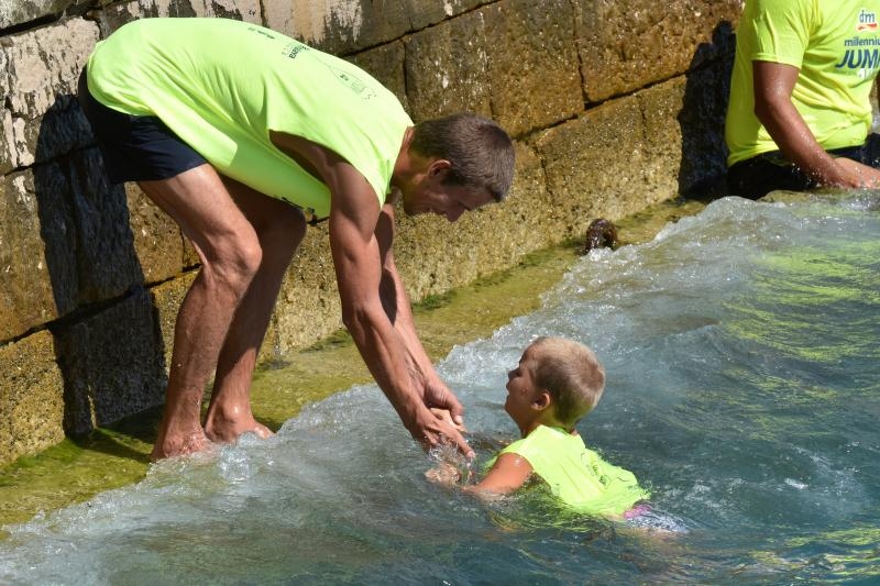 Jubilarni 10. dm Millennium Jump na zadarskoj rivi, Photo: Dino Stanin/PIXSELL Jubilarni 10. dm Millennium Jump na zadarskoj rivi, Photo: Dino Stanin/PIXSELL