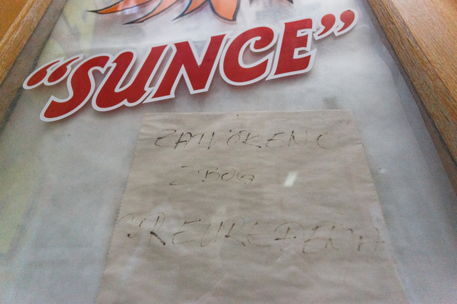 Zatvorene butige i poluprazan zadarski Poluotok Zatvorene butige i poluprazan zadarski Poluotok