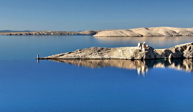 Bonaca ispod Paškog mosta i na otoku Pagu