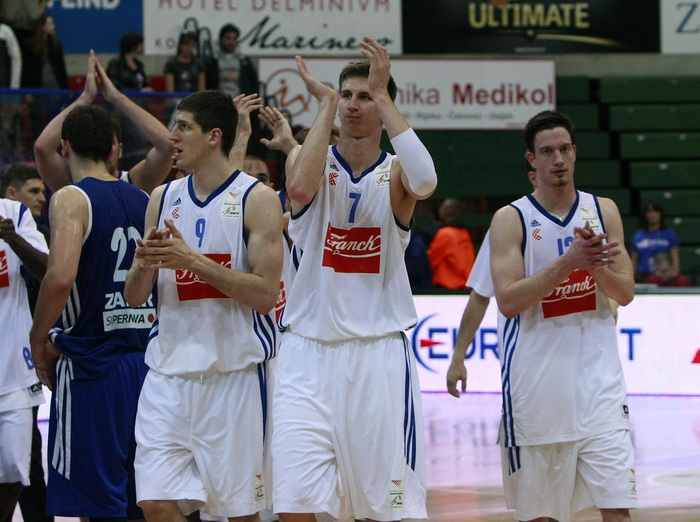 Zagreb, 150512.
KC Drazen Petrovic, Savska cesta.
Prva utakmica polufinala PH za kosarkase Cibona – Zadar.
Na fotografija: Rudez, Zubcic i Marcinkovic.
Foto: Ronald Gorsic / CROPIX Zagreb, 150512.
KC Drazen Petrovic, Savska cesta.
Prva utakmica polufinala PH za kosarkase Cibona – Zadar.
Na fotografija: Rudez, Zubcic i Marcinkovic.
Foto: Ronald Gorsic / CROPIX