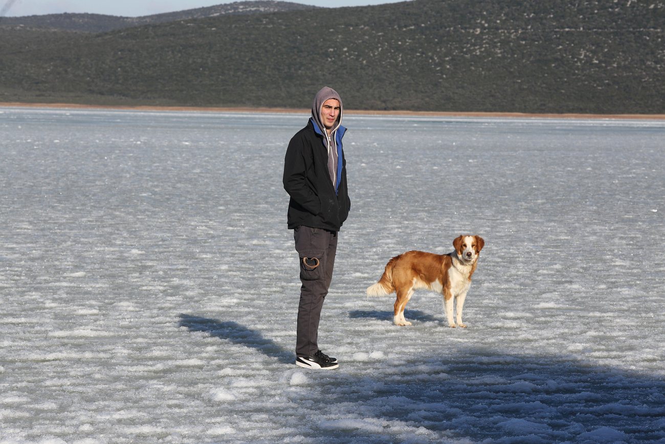 Šetnja po zaleđenom i bajkovitim Vranskim jezerom Šetnja po zaleđenom i bajkovitim Vranskim jezerom