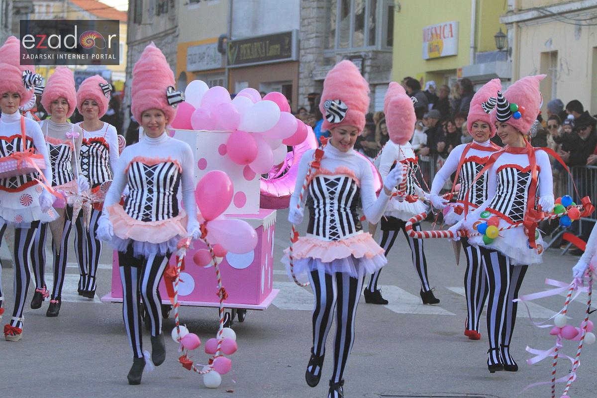 Maškarana povorka Velike Bake u Murteru