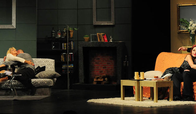 Zadar, 06.11.2012. snimio: Nenad Marčev 
Gradsko kazalište Sisak & 
Kazališna družina AMICRO 
Mario Fratti: 
PRIJATELJI(CE), komedija 
redatelj: Boris B. Hrovat 
igraju: Goran Grgić, Nada Abrus, 
Dunja Sepčić, Igor Golub
Dvorana HNK Zadar